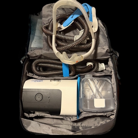 ResMed AirSense 11 AutoSet CPAP Machine HumidAir Tubing Case Power Cord Mask - Picture 6 of 8